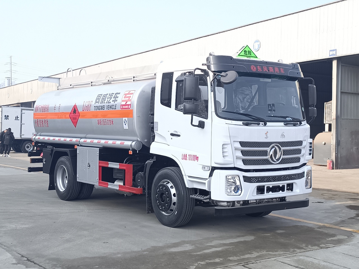 东风锦程12吨油罐车