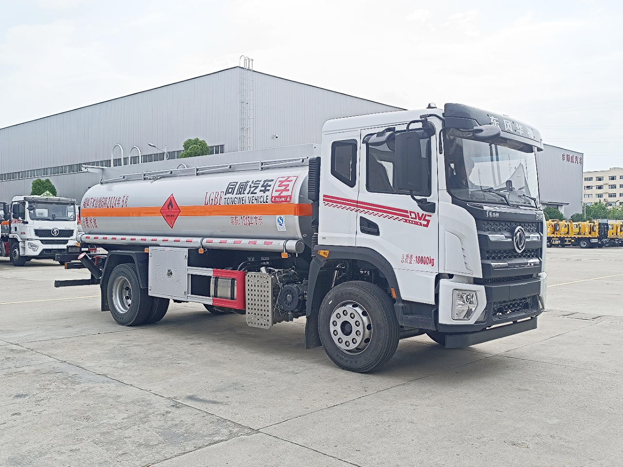 东风华神DV5 10吨油罐车