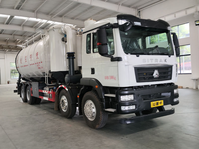 程力威牌CLW5310GXYAGQ型吸引压送车